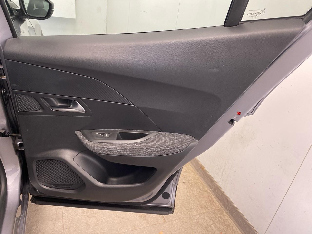 Peugeot 2008 puretech 130 s&s eat8 style — photo 25