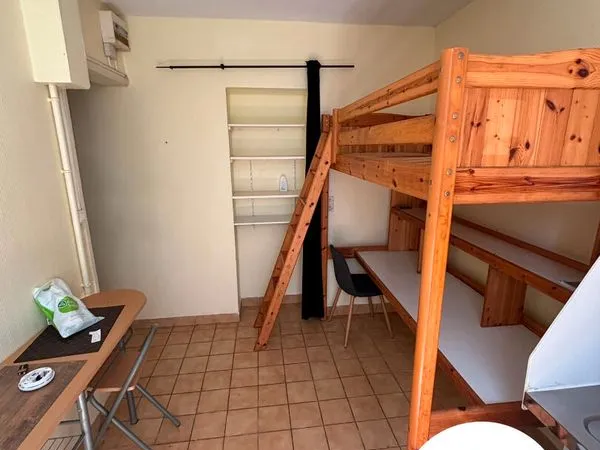 Studio 1 pièce 14 m²