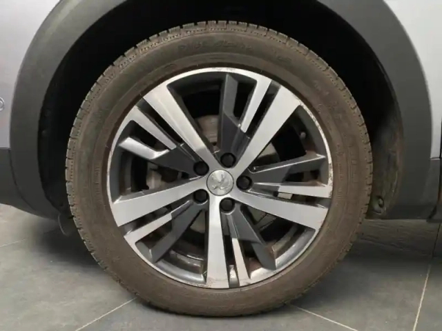 Peugeot 3008 1.2 puretech 130ch s&amp;s allure eat8 — photo 10