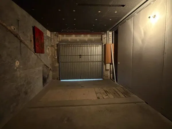 Garage 20m2 place Beaulieu