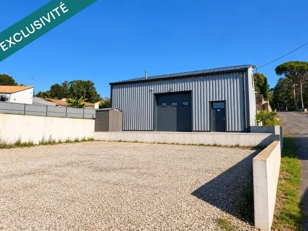 ATELIER PROFESSIONNEL DE 130 M² AVEC MEZZANINE ET BUREAU