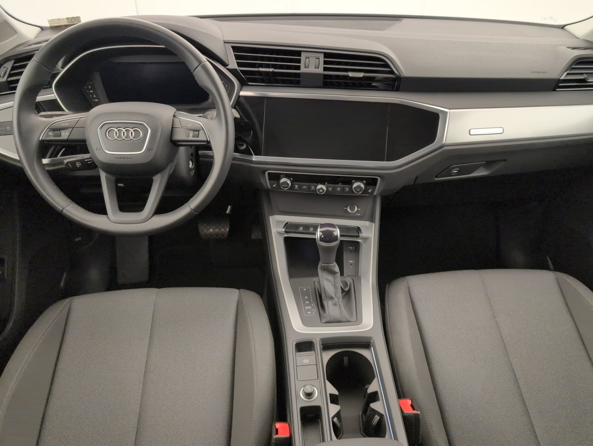 Audi Q3 — photo 13