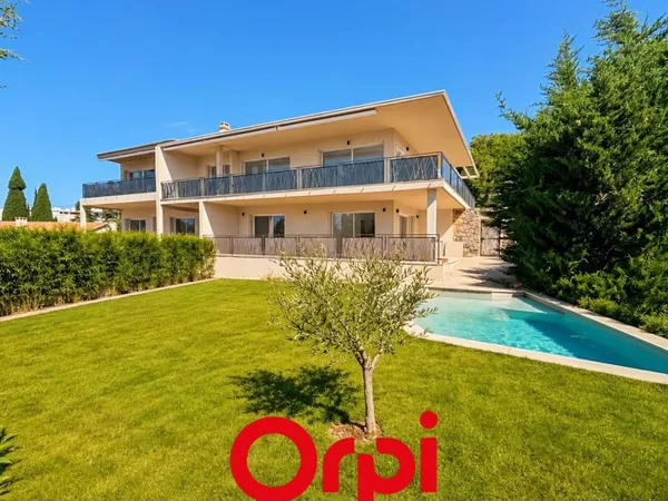 Appartement 4 pièces 140 m²