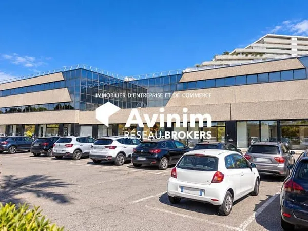 Local commercial 1417 m²
