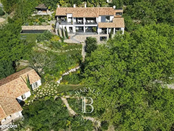 Propriété 10 pièces 270 m²