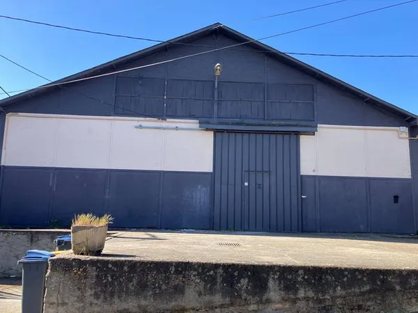 Entrepôt 170 m²