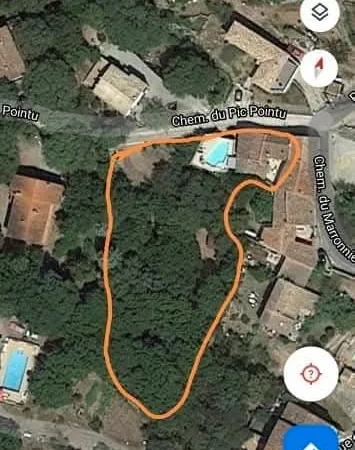 Terrain boisé potentiellement reconstructible