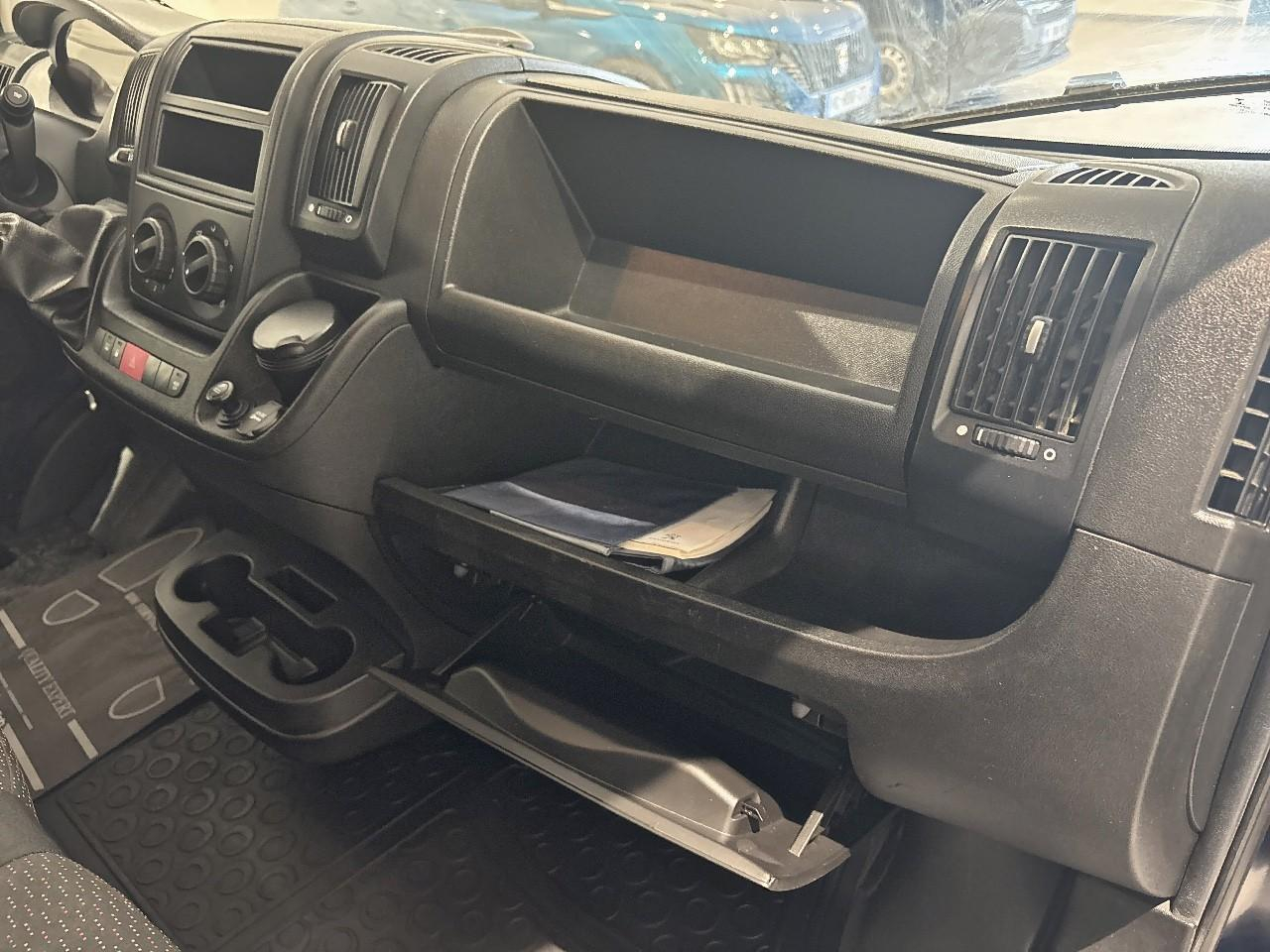 Peugeot Boxer 330 l2h2 2.2 bluehdi s&s 120ch pro — photo 25