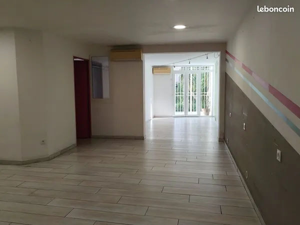 Local 70 m² Claira