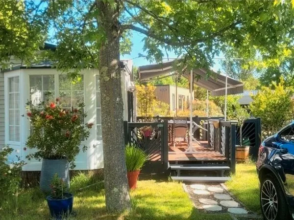 Vend Mobil-home dans camping 4 étoiles