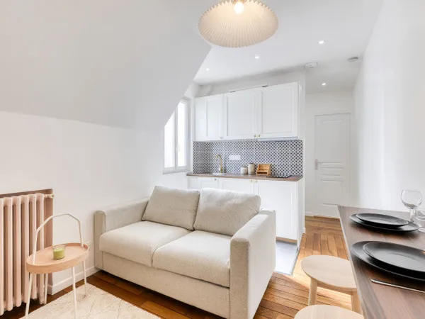 A VENDRE - 2P refait à neuf - 8ème ASCENSEUR