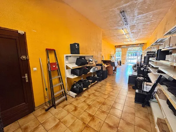 Local commercial 129 m²