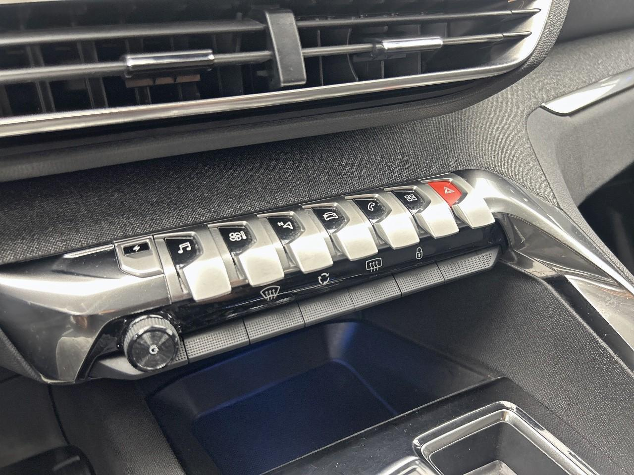 Peugeot 3008 hybrid 225 e-eat8 allure pack — photo 32