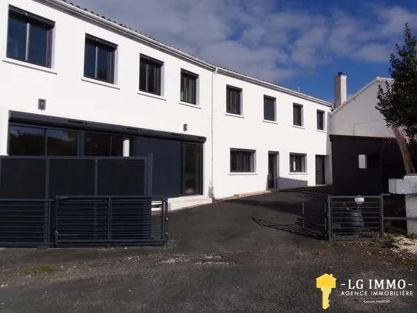 Maison 9 pièces 329 m²