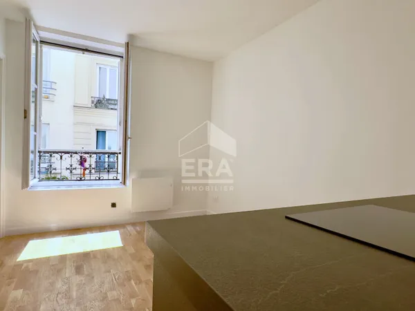 A VENDRE 2P RENOVE 26M2 CALME ET ENSOLEILLE CANAL ST MARTIN GONCOURT PARIS 10E