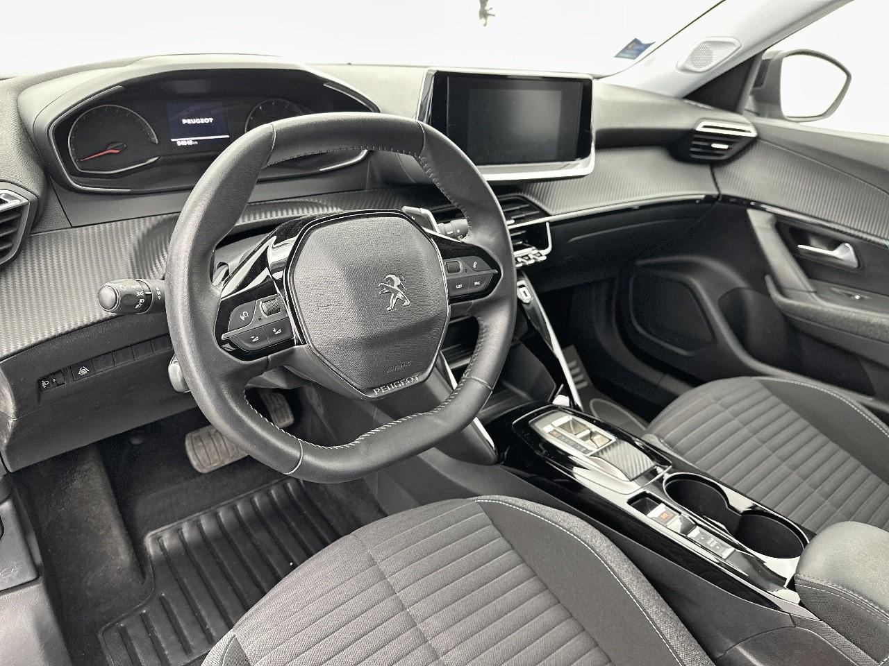Peugeot 2008 puretech 130 s&s eat8 style — photo 8