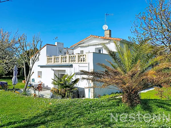 Charmante longère à vendre à Chaillevette - 7 pièces, 237 m², calme et potentiel