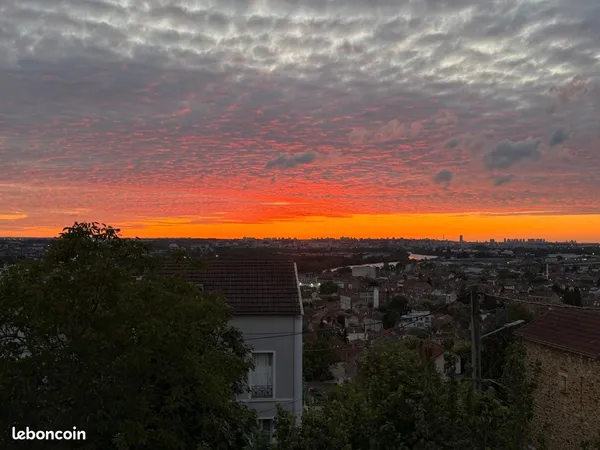 Grande maison familiale de 126 m² (163 m² au sol) sur terrain arboré de 511 m²
