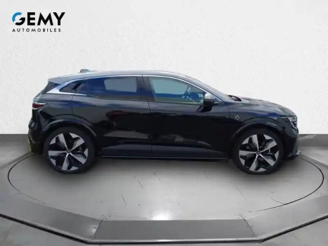 Renault Megane e-tech ev60 220 ch super charge — photo 4
