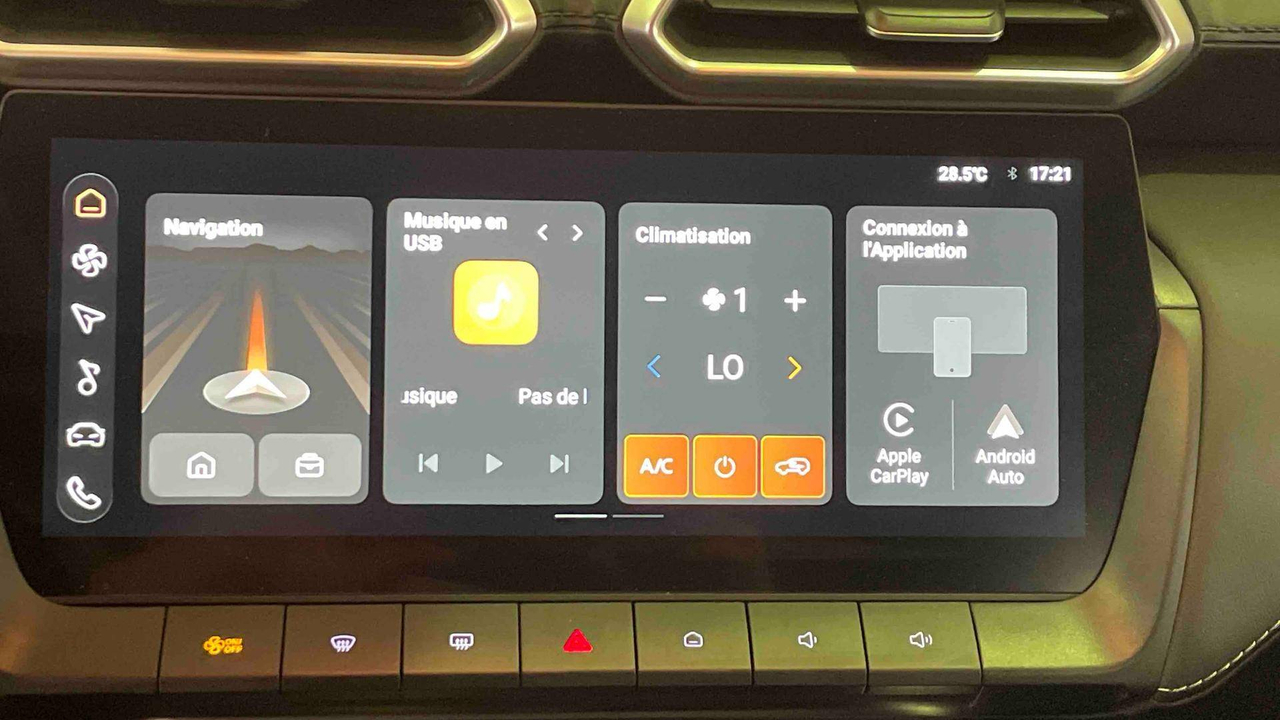 MG ZS 1.5 L Hybrid+ 197 ch — photo 15