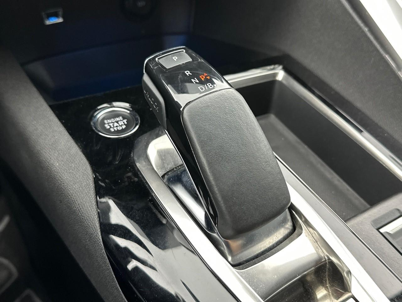 Peugeot 3008 hybrid 225 e-eat8 allure pack — photo 30