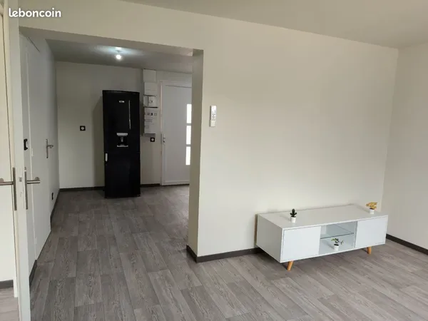 Appartement toute charges comprises Aubergenville gare 900