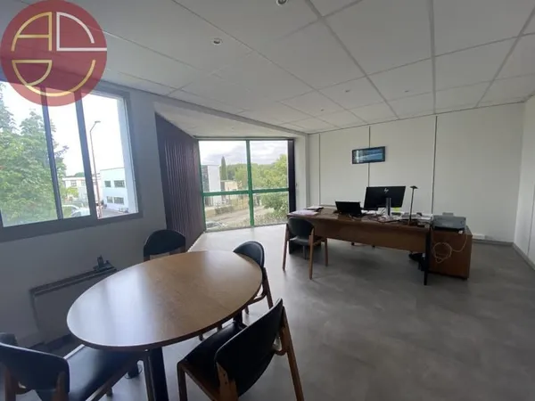 Bureau et espace de travail Vente Toulouse 1150m² 1365000€