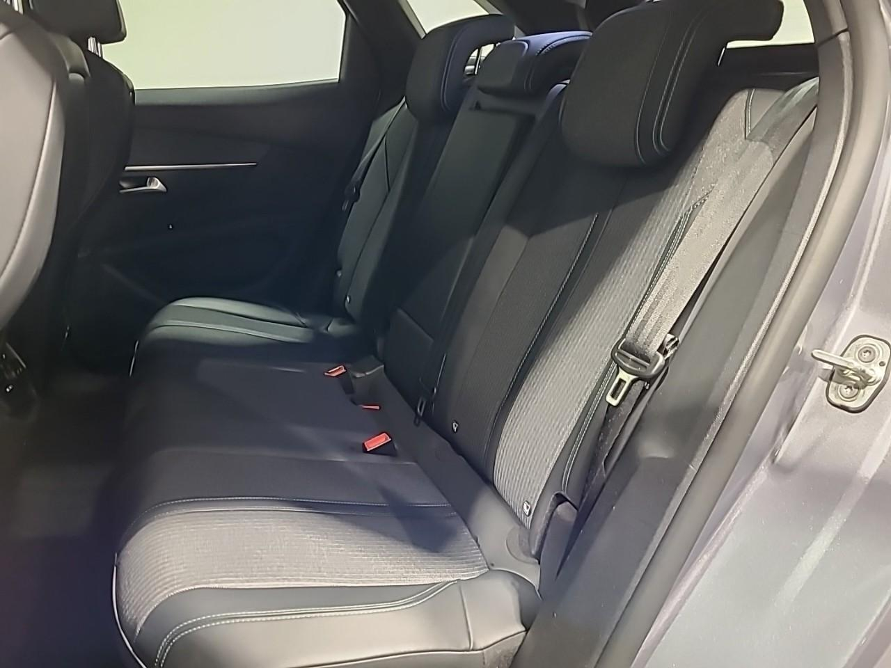Peugeot 3008 bluehdi 130ch s&s eat8 allure pack — photo 13