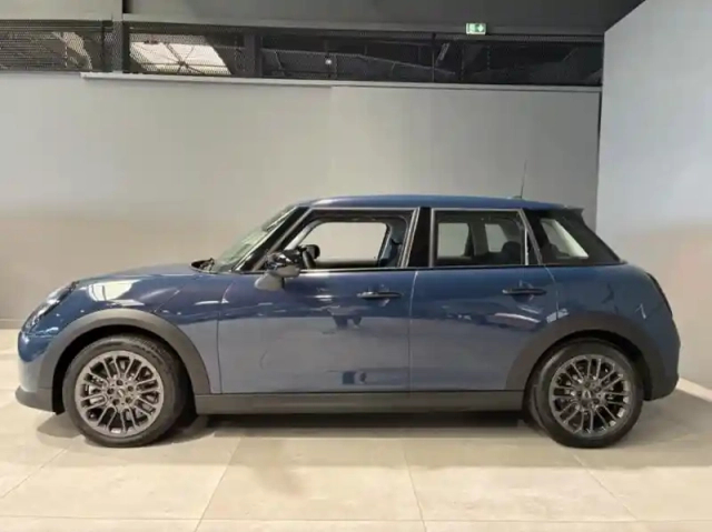 Mini Cooper 5 portes s 204ch essential dkg7 — photo 3