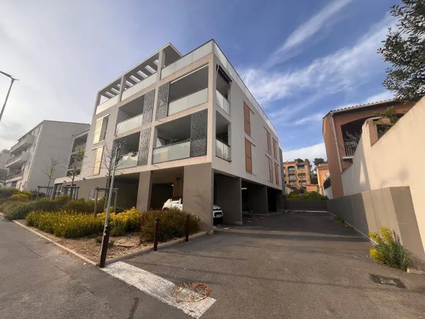 Parking 12 m²