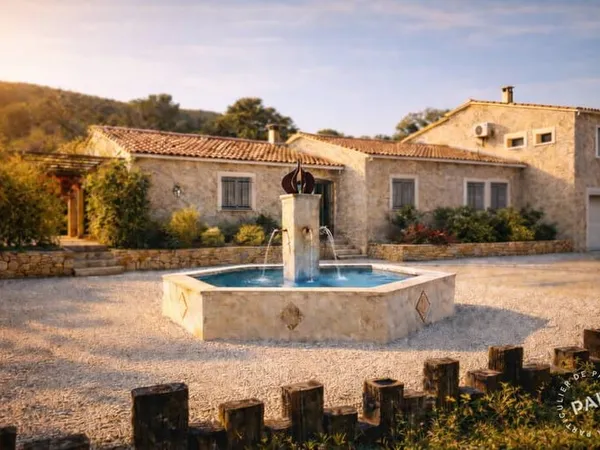 Maison 10 pièces 240 m²