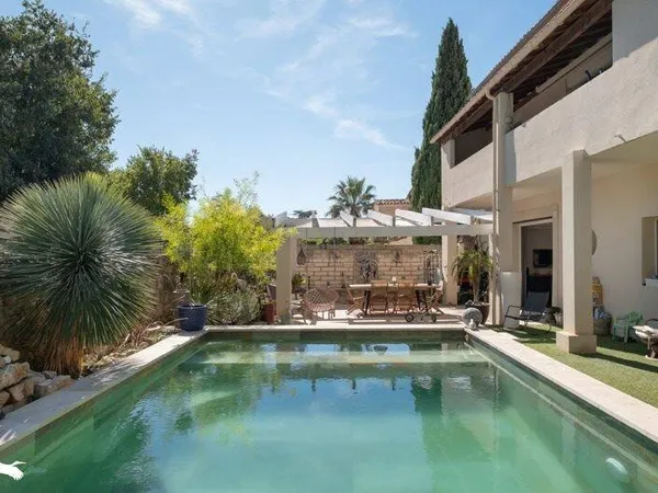 Maison 6 pièces 205 m²