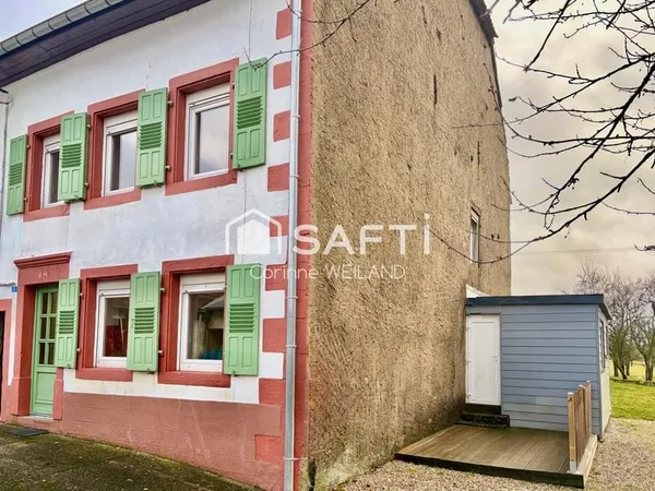 Maison 4 chambres, 12 ares env., 4 garages dans cour privée, grand atelier et grange encore aménagea