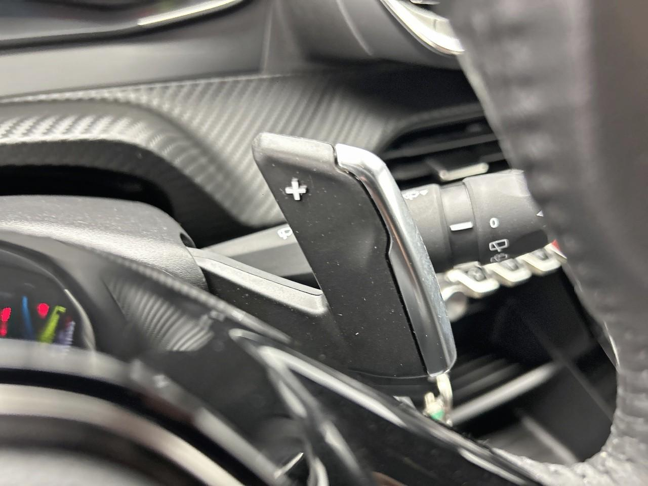 Peugeot 2008 hybrid 136 e-dcs6 style — photo 26