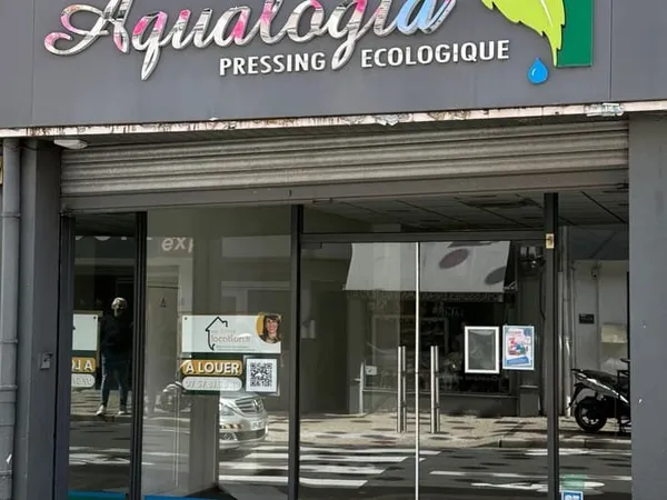 Local commercial 1 pièce 70 m²