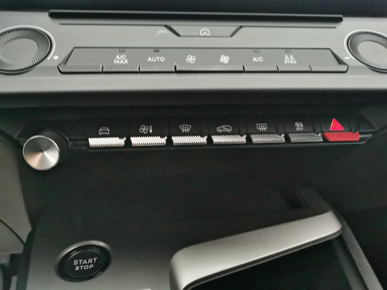 Peugeot 308 sw hybrid 145 e-dcs6 style — photo 21