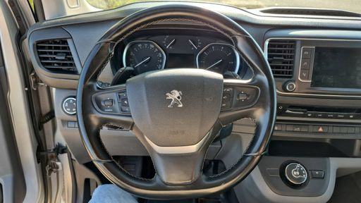Peugeot Expert Fourgon 2.0 BlueHDi 177 EAT6 - Premium Pack – 2017 – 143631 km – Diesel – Boîte Automatique — photo 30