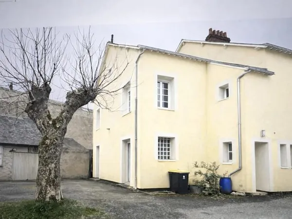 Grande maison 10 pièces à Angers avec potentiel locatif