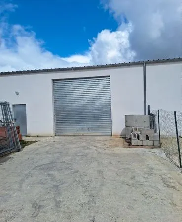 Dépôt 170m2 mamoura