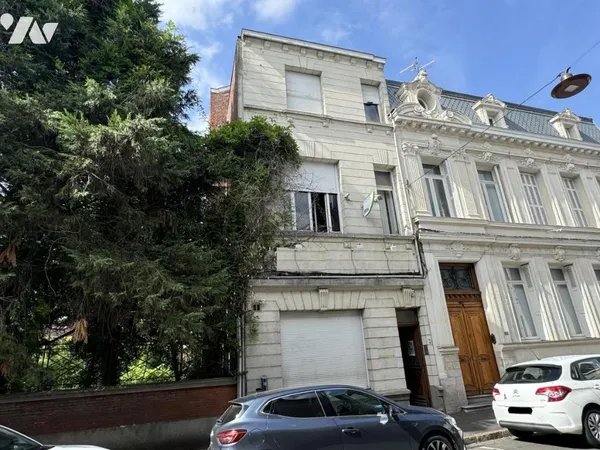 Immeuble 13 pièces 310 m²
