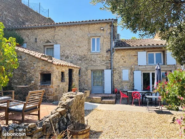 Maison de village avec jardin