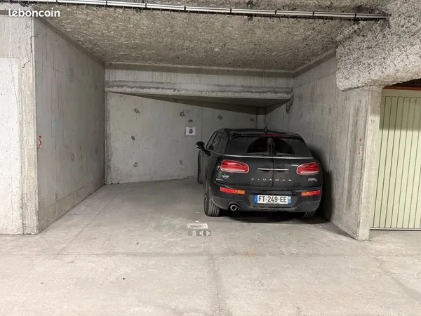 Parking sous sol entre opéra et gare