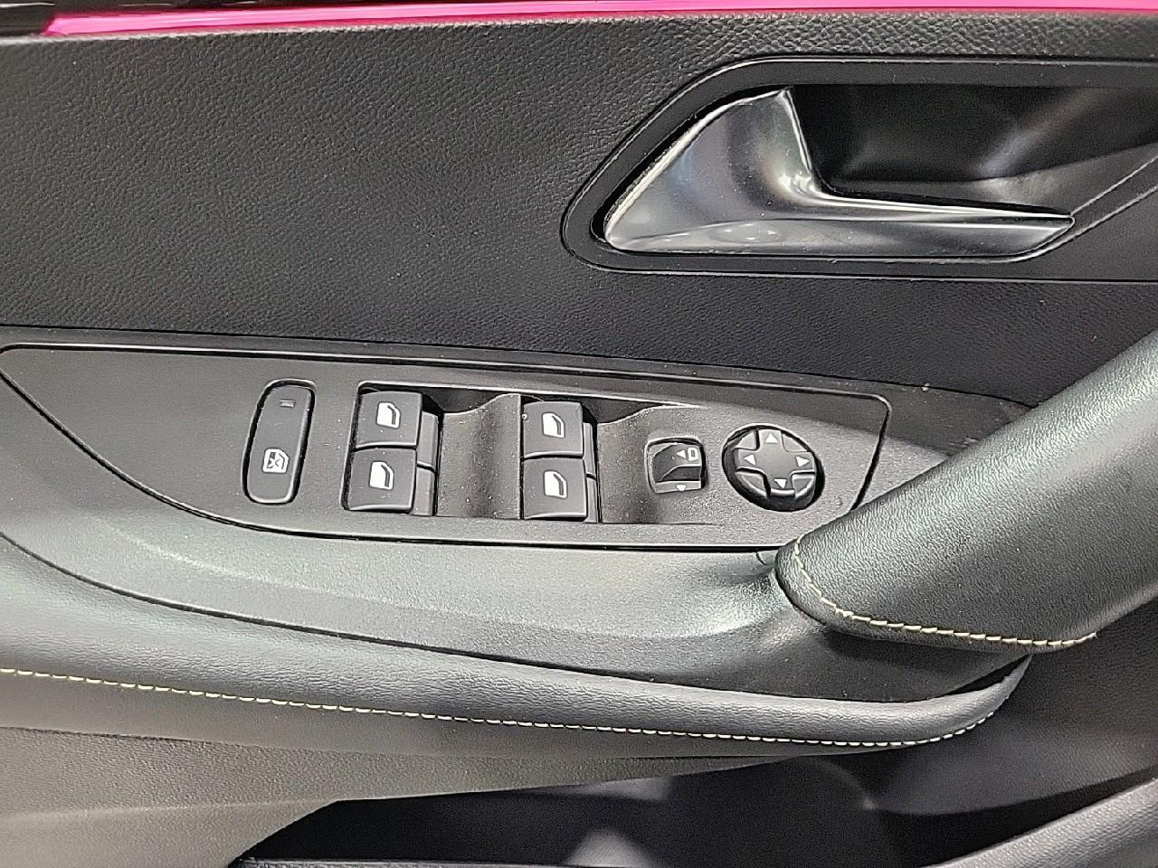 Peugeot 2008 puretech 130 s&s eat8 gt — photo 23