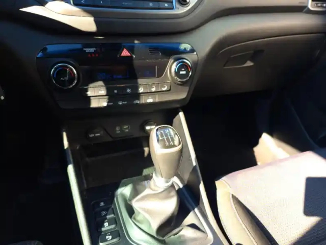 Hyundai Tucson 1.7 crdi 115 2wd — photo 13