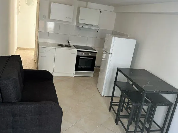 🏡 À louer - T2 meublé de 33 m² - Centre-ville de La Ferté-Gaucher (77320)