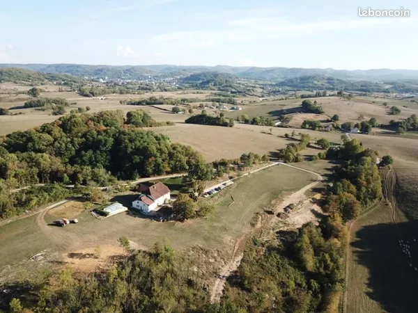 Studio de 3 chambres meublé à louer - La Ferme de Montard- Calme, piscine et vue panoramique