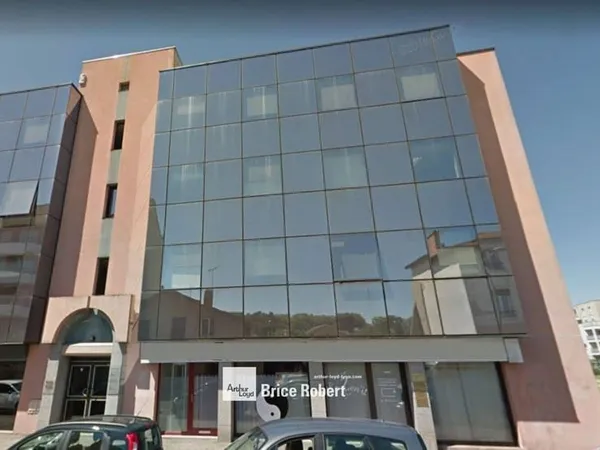 Local commercial 133 m²