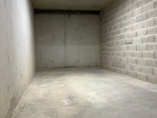 Garage 20 m2 accès sécurisé à Sancé