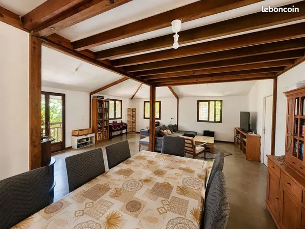 Maison 9 pièces 230 m²