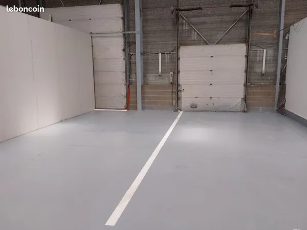 Box Stockage Garde Meubles avec Quai de chargement Orleans